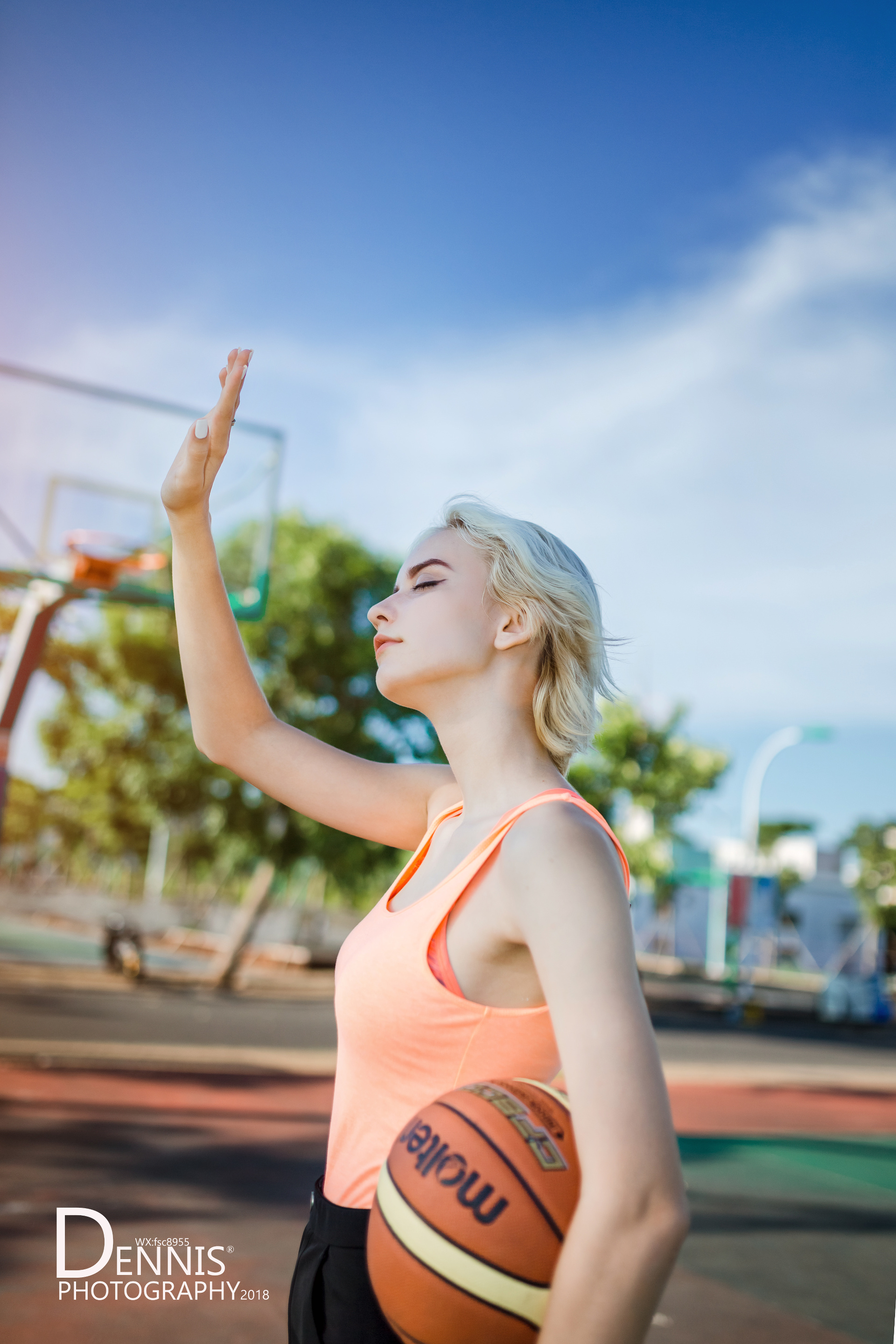 摄影:玩篮球的白人女孩儿,自带好球!