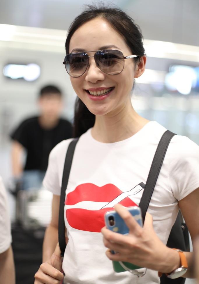 5月16日,韩雪现身上海机场.