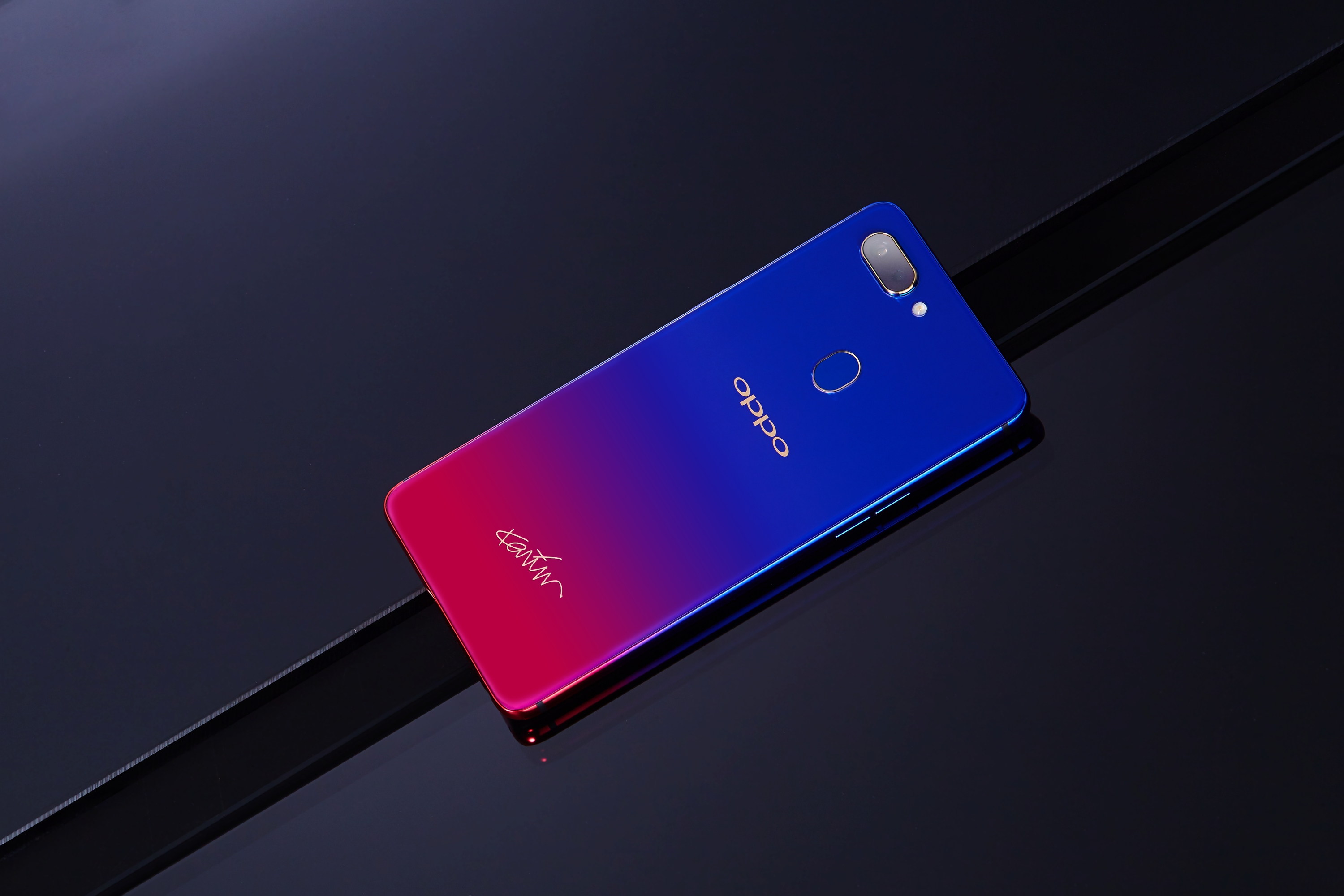 oppo r15星云特别版图赏:星系光芒掌握在手中,不负最美之名