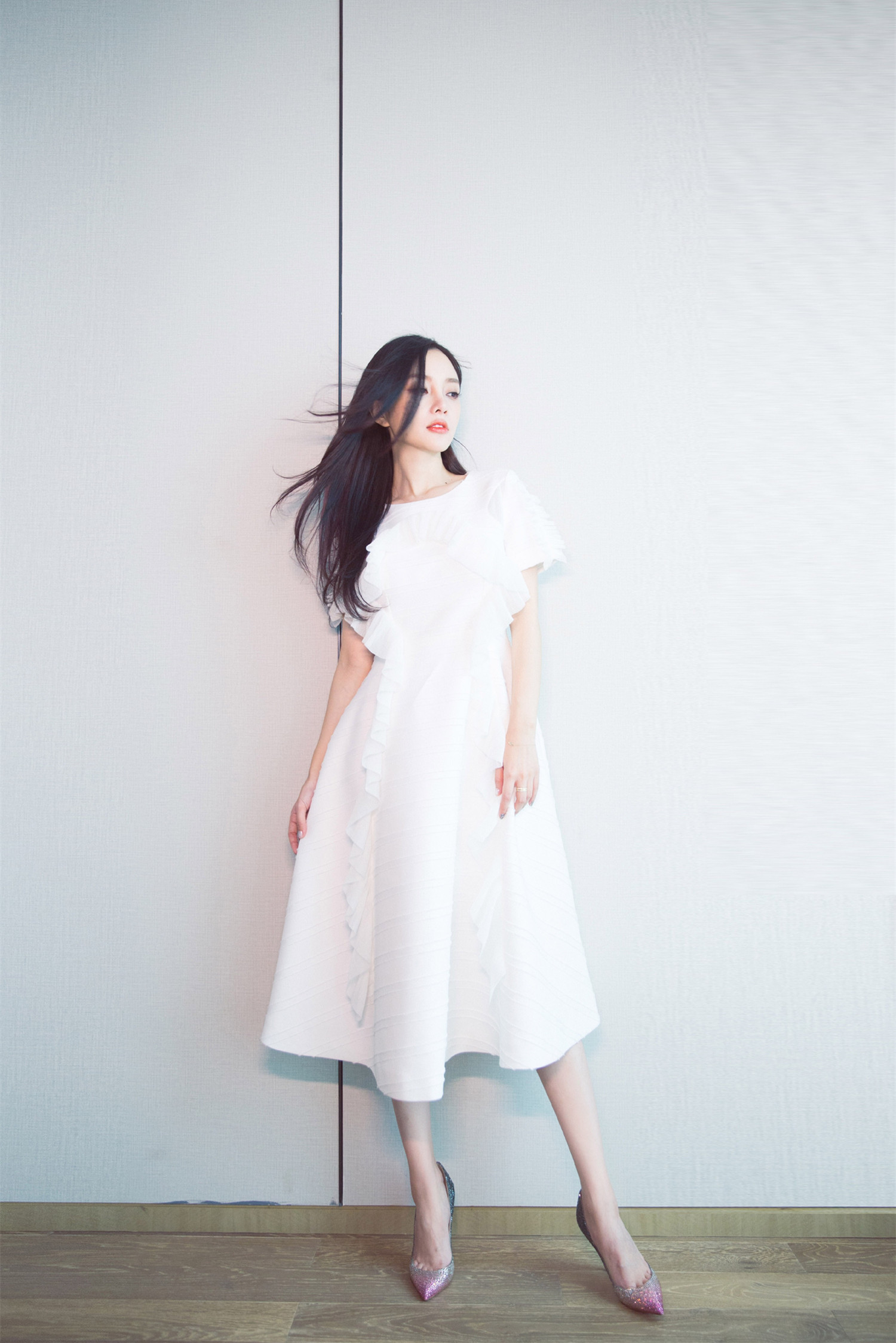 李小璐优雅气质颇有成熟女性韵味