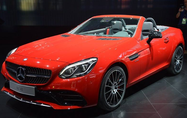 奔驰slc是奔驰公司研发的一款50万美元以下的跑车