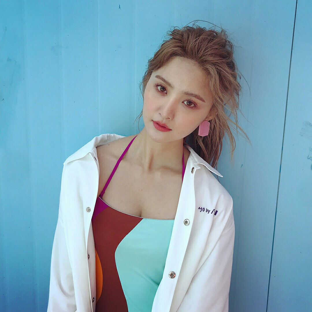 朴正花泳装写真:不仅容貌出众,还拥有完美性感的好身材