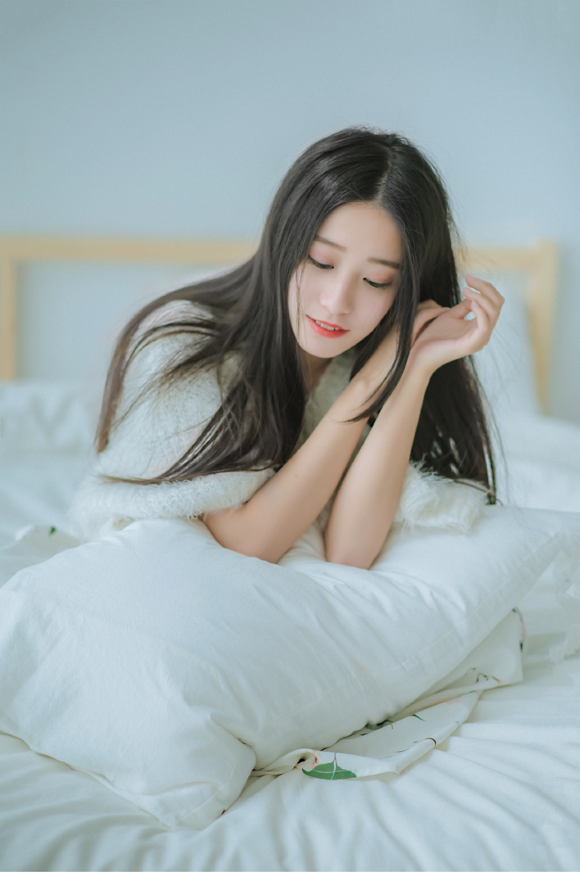 艺术摄影:太美了,长发及腰的少女,好想呵护她!