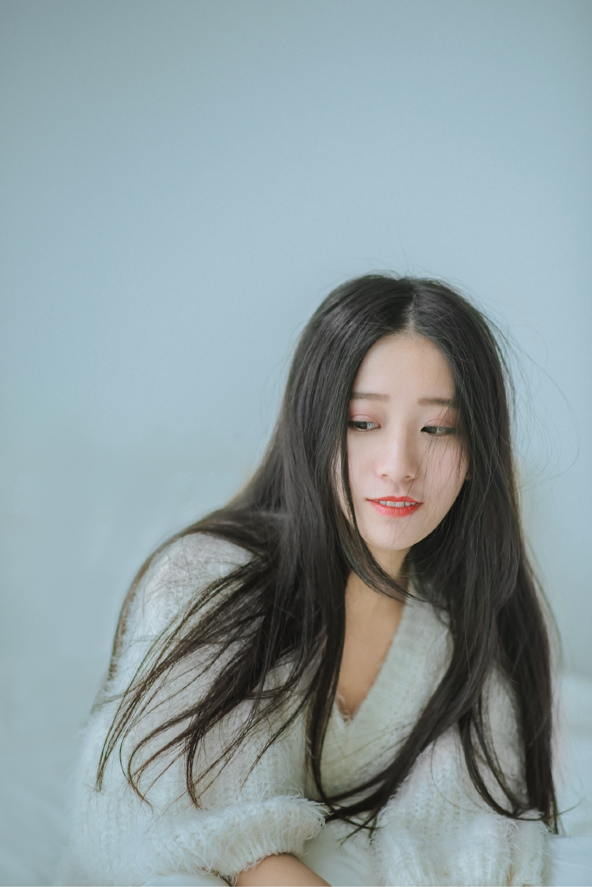 艺术摄影:太美了,长发及腰的少女,好想呵护她!