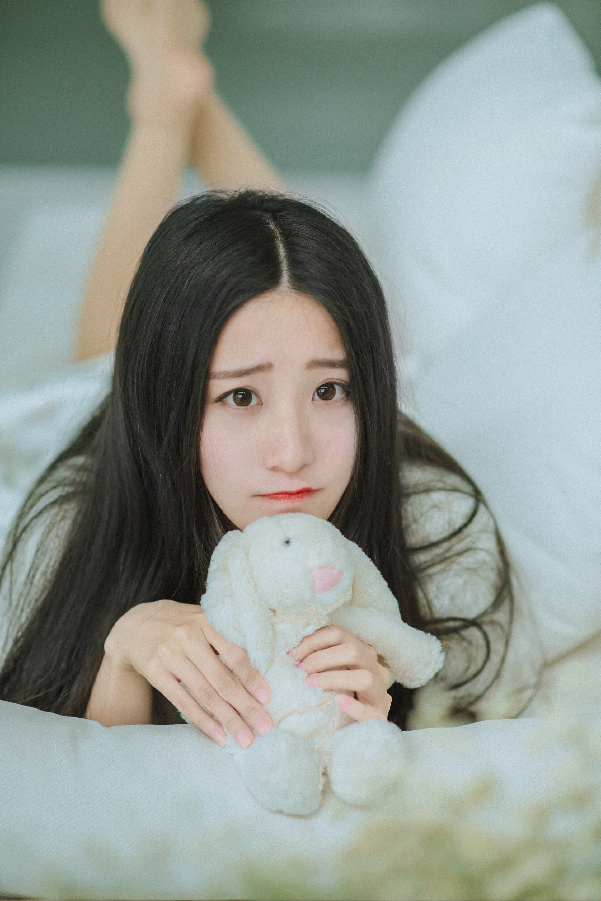 艺术摄影:太美了,长发及腰的少女,好想呵护她!