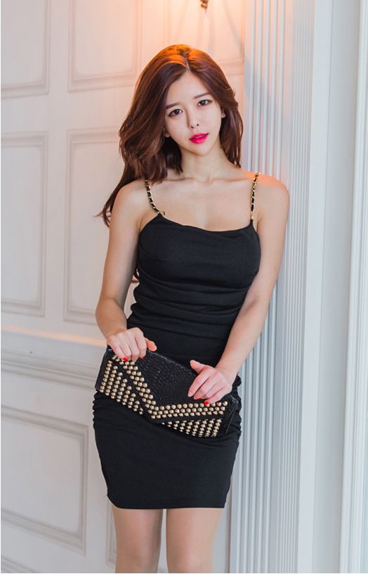 网红尹素婉,真是小鸟依人,多才多艺,现在没点本事成不了网红