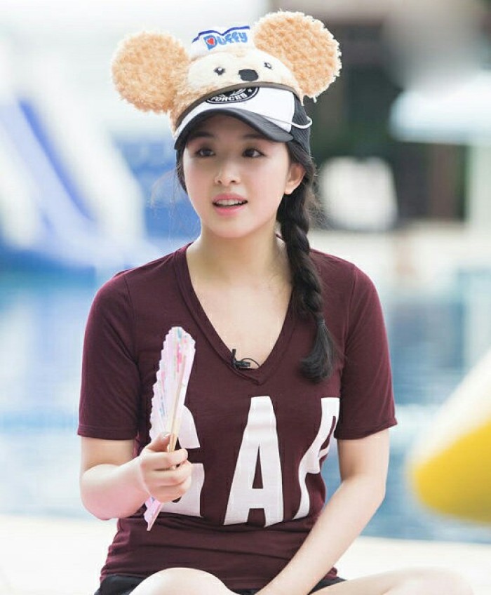 张含韵新造型惊艳众人,这张漫画脸也是拉仇恨了,网友:太漂亮了