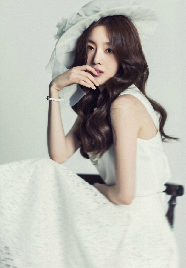 韩善花美照,绝对是人中翘楚,闪亮的光芒耀眼无比