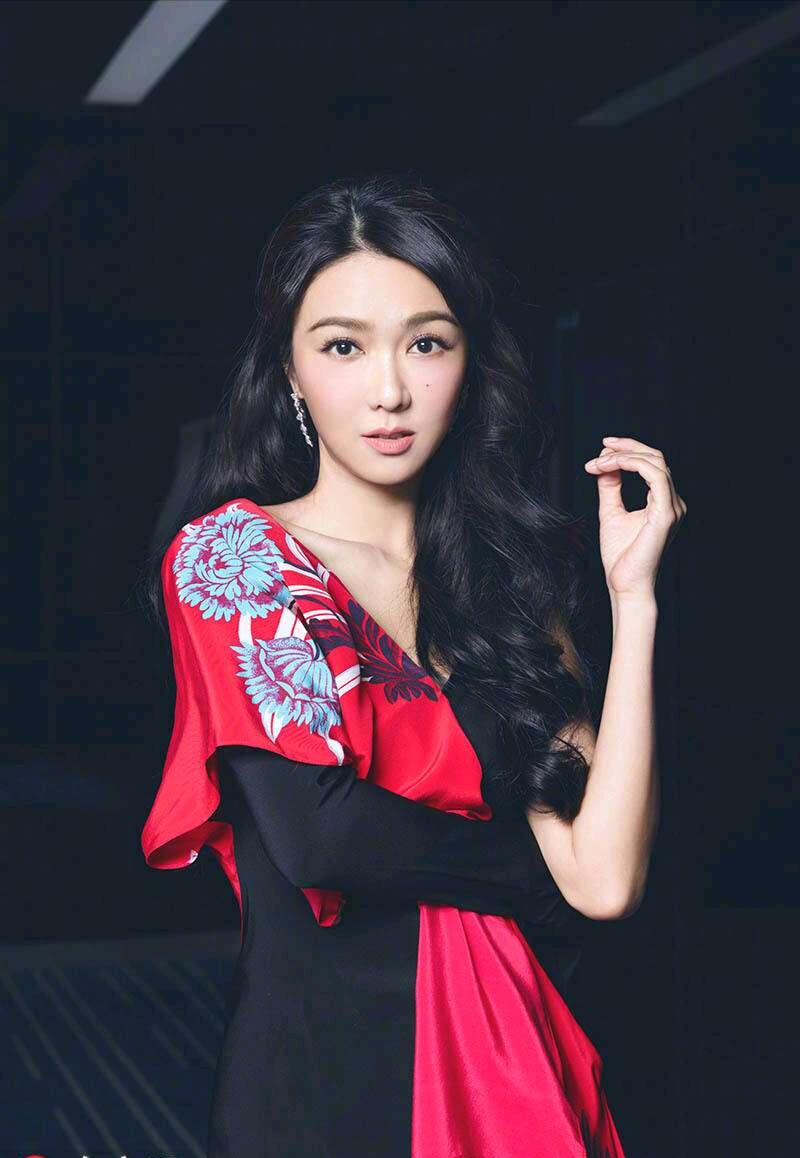 "娃娃脸"小公主薛凯琪,37岁了依然有着少女一般的脸庞,兼职做了三年