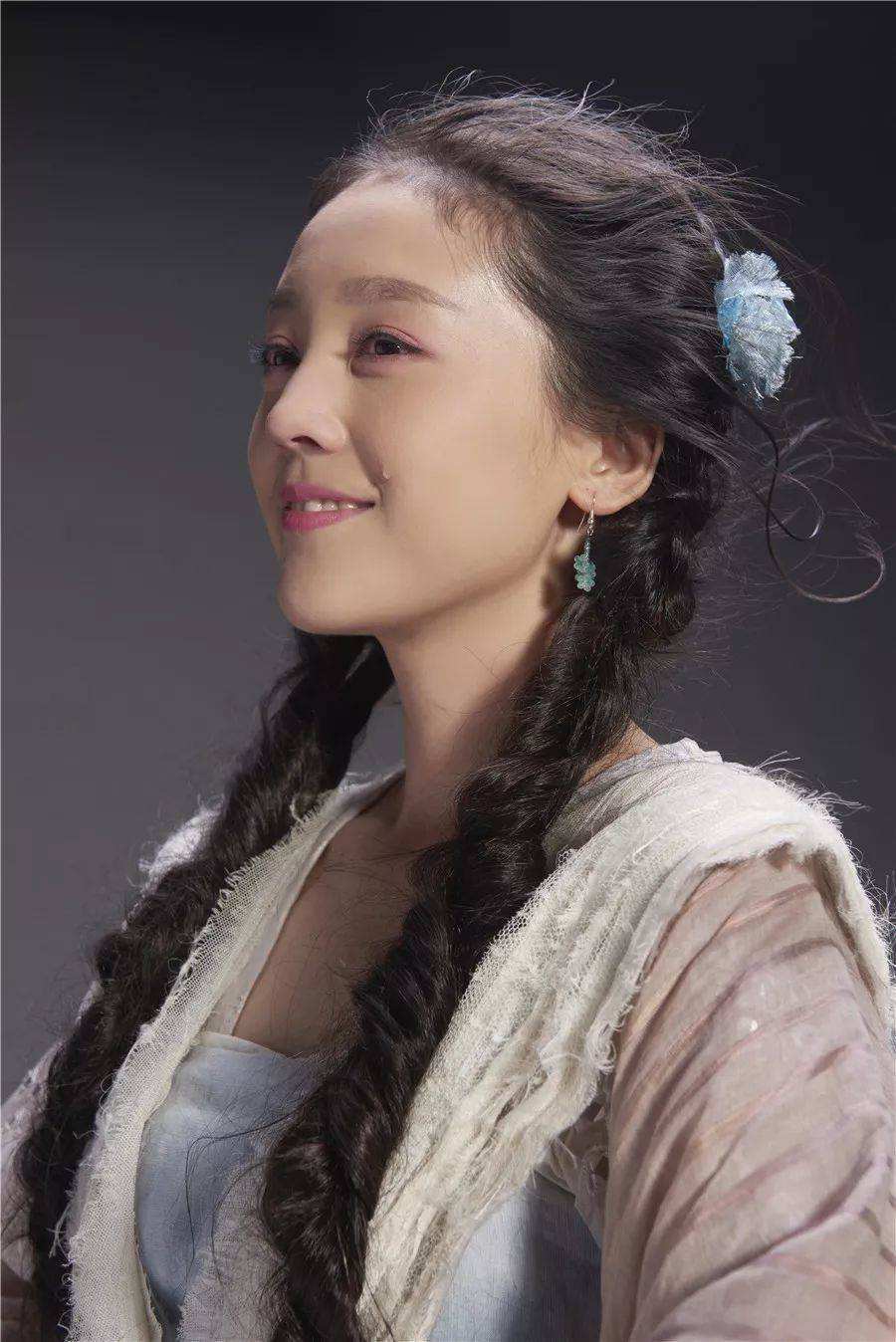 《灵魂摆渡》之中的"小孟婆",形似赵丽颖这气质还清雅脱俗