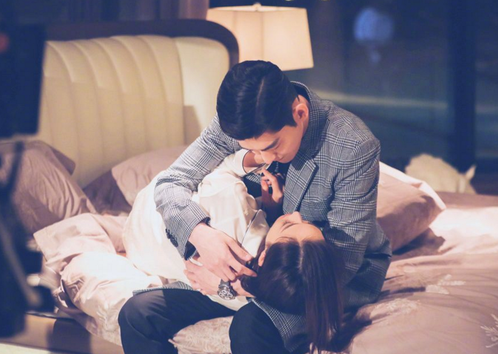 《温暖的弦》吻戏:咬嘴唇,舔脖子真的好甜,网友:假戏真做?