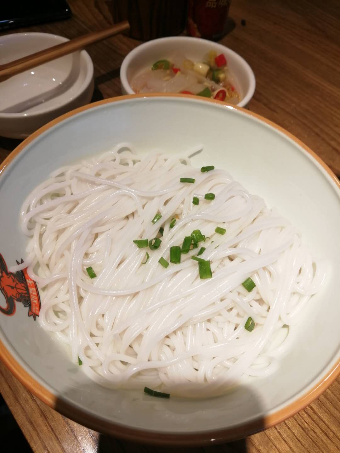 常德牛肉炖粉,米粉放入牛杂汤里炖,鲜辣入味,汤都想喝掉了!