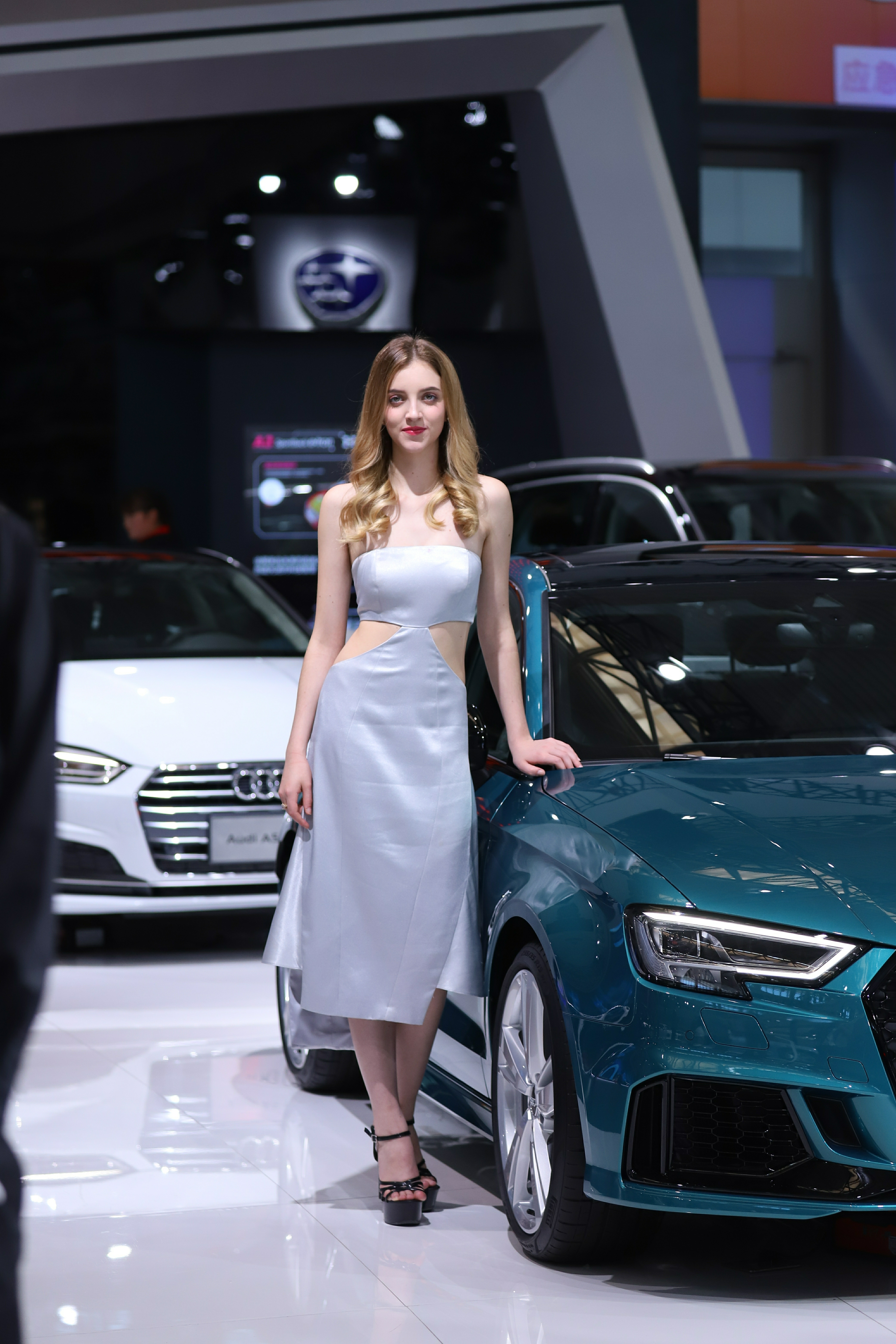 天津梅江车展现场实拍:姑娘们年轻美丽,朝气又时尚