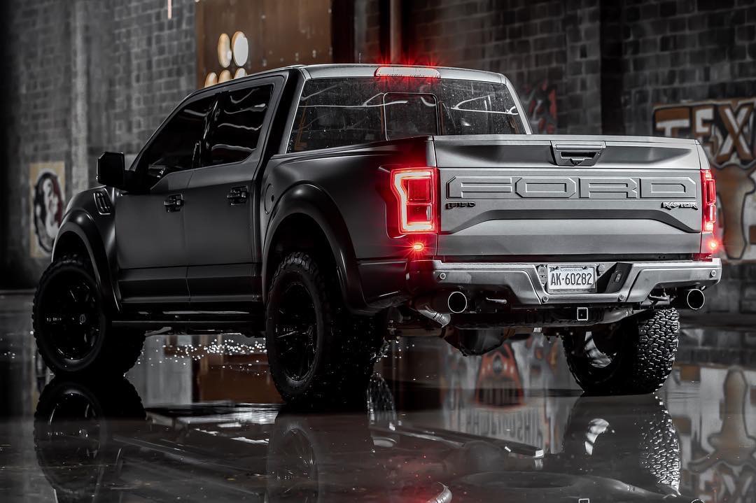 "大脚怪"车主最钟爱的皮卡,车门不用喷字,这台猛禽很霸气