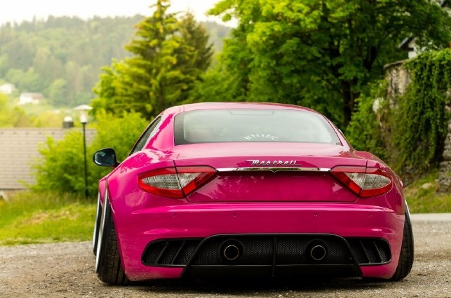 宽体玛莎拉蒂gran turismo,陆地粉色大鲨鱼