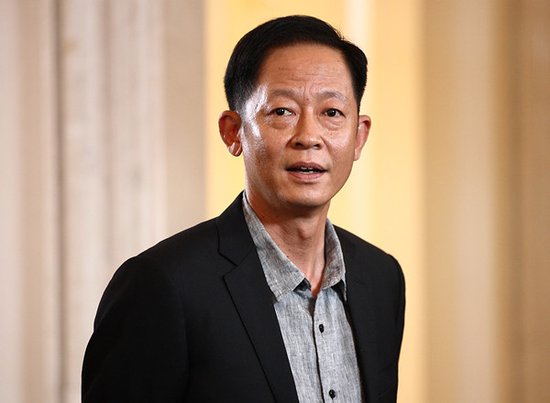 长相一般桃花不断的6位男星,李晨上榜,最后这位6个前任都好美!