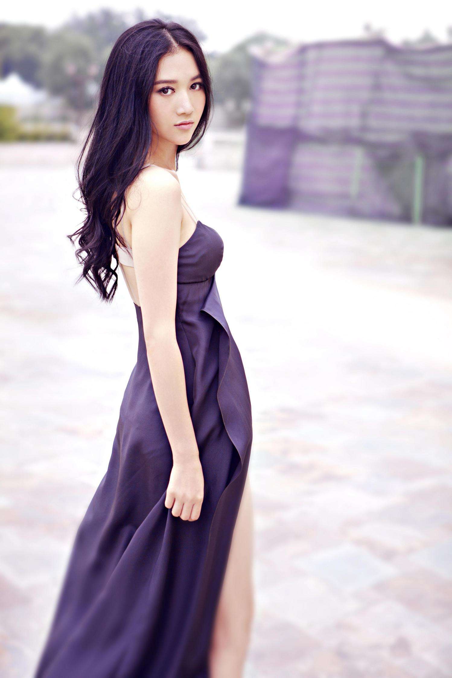 韩雯雯身材如此完美,每个动作都那么撩人心动!走路都这么有风度