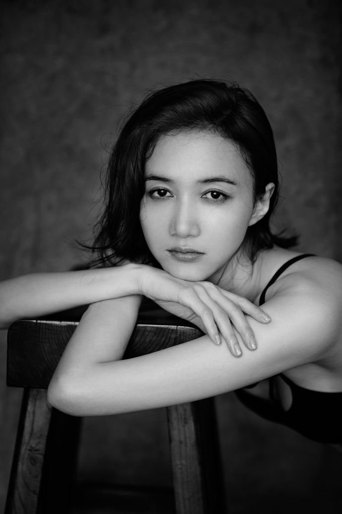 韩雯雯身材如此完美,每个动作都那么撩人心动!走路都这么有风度