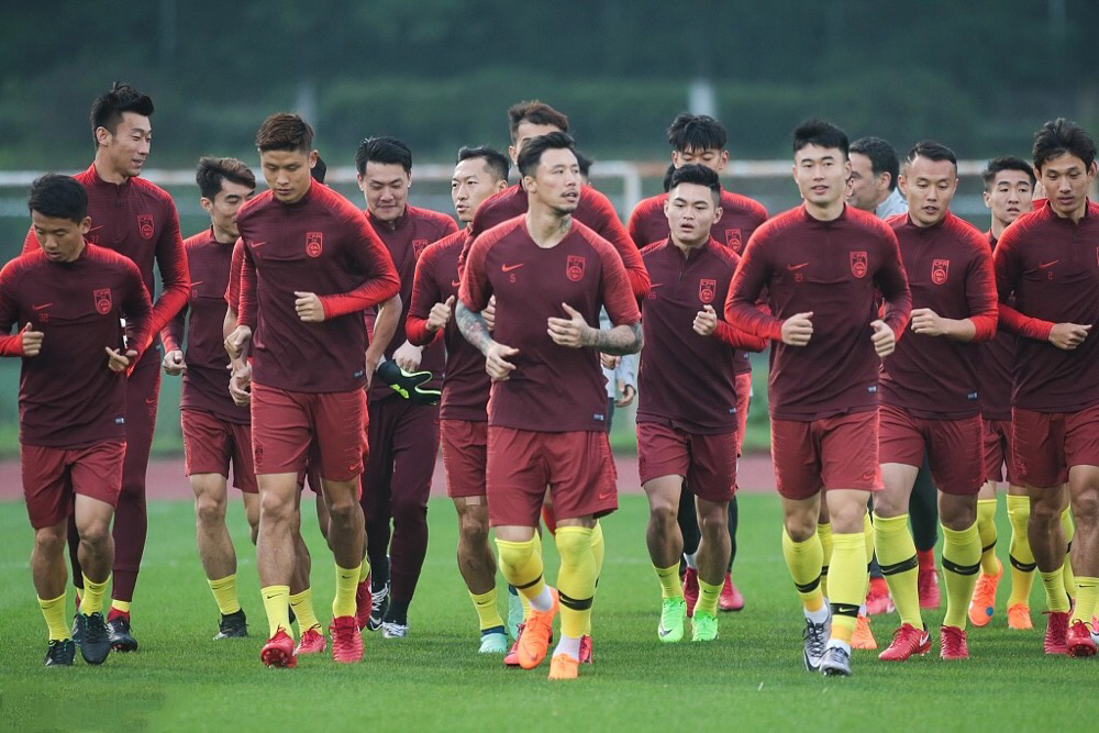 中国国足江宁集结,正式拉开亚洲杯备战大幕,看黄紫昌国家队首训