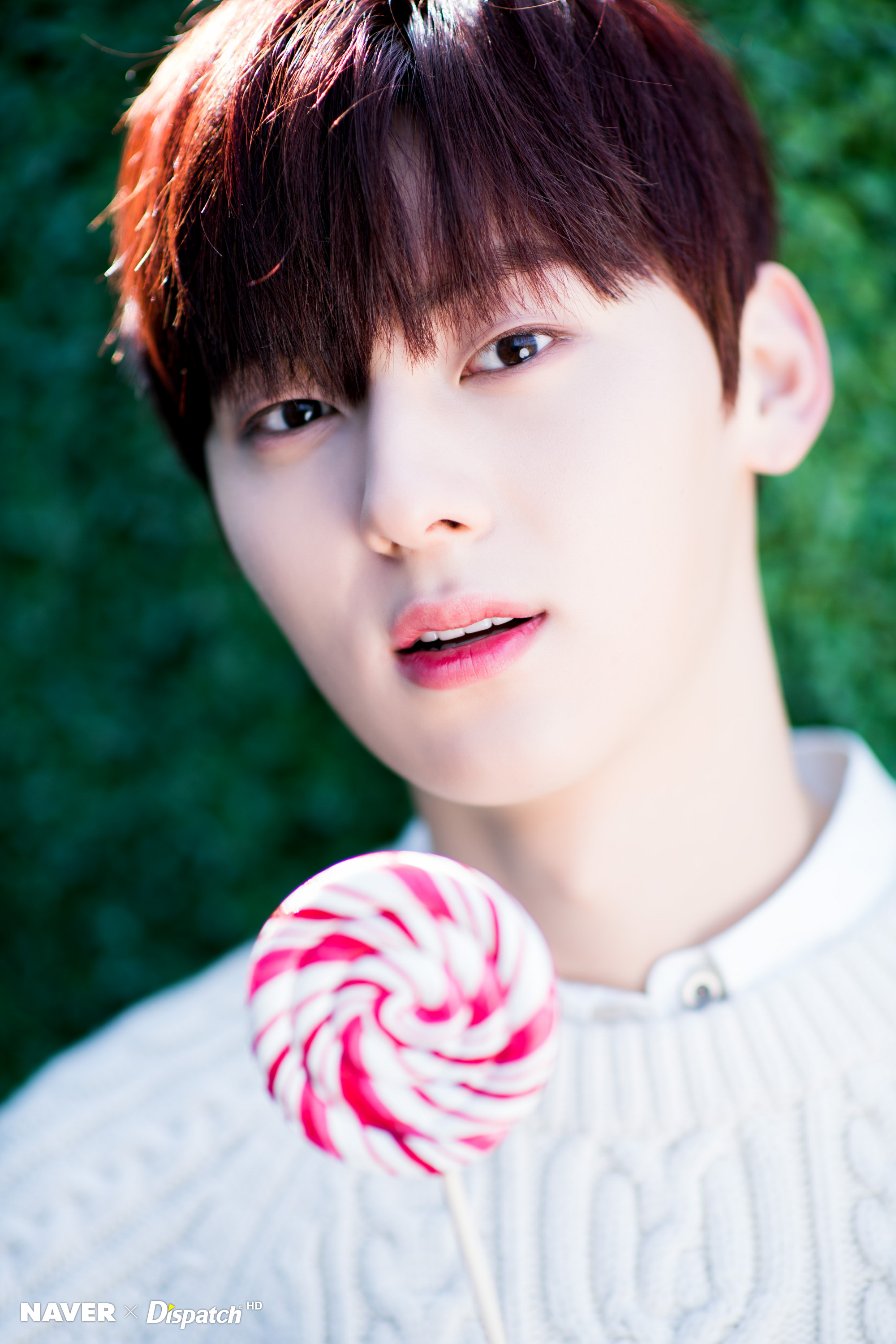 灵动的外貌而引关注的wanna·one黄旼炫