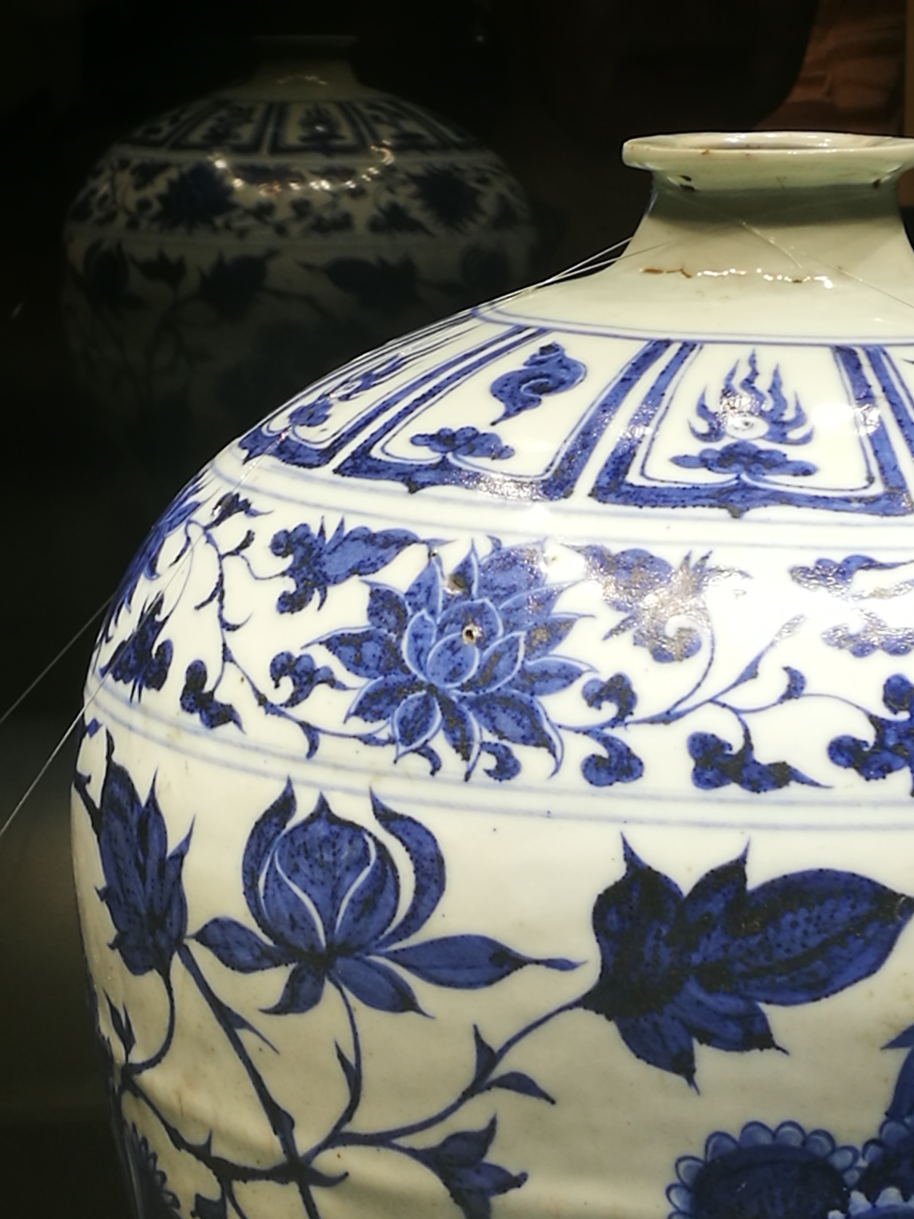 从景德镇陶瓷博物馆镇馆之宝——元青花牡丹纹梅瓶,闲说元青花瓷