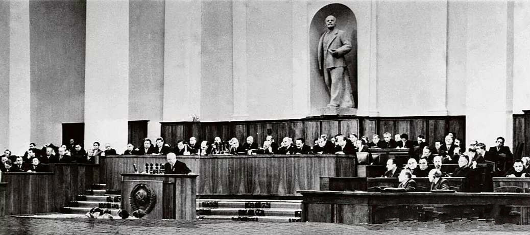 此人在苏联肃反运动中猝死,死因被隐瞒19年!原因却很温情!