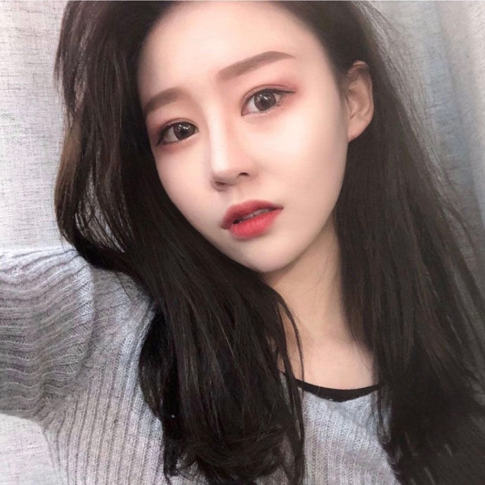 网红小姐姐发布11个作品就有500w 粉丝,卸妆后岂不是就掉光了!