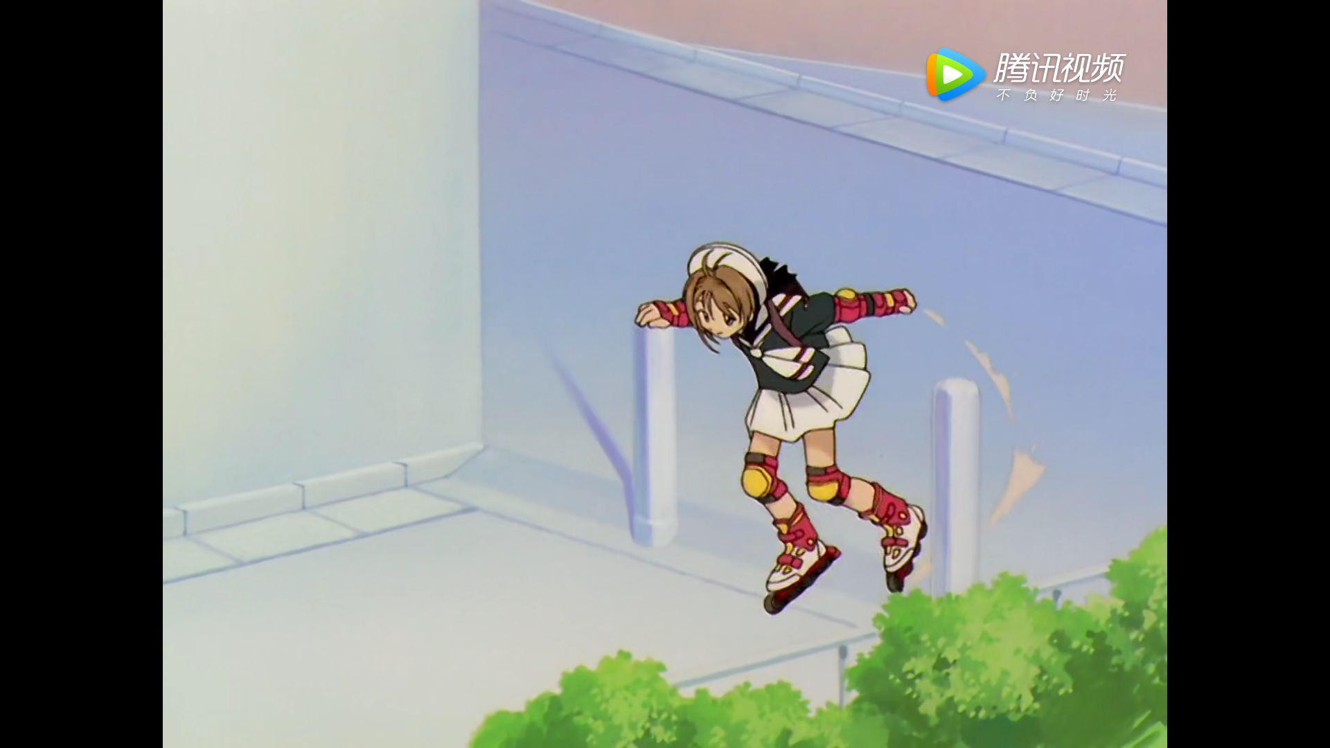 魔卡少女樱中小樱是个运动达人,溜冰跳操都很6,居然连篮球都会