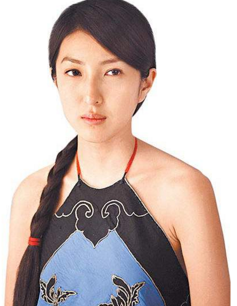 女星穿肚兜:赵丽颖一马平川,林志玲太美了,最后一位辣眼睛!