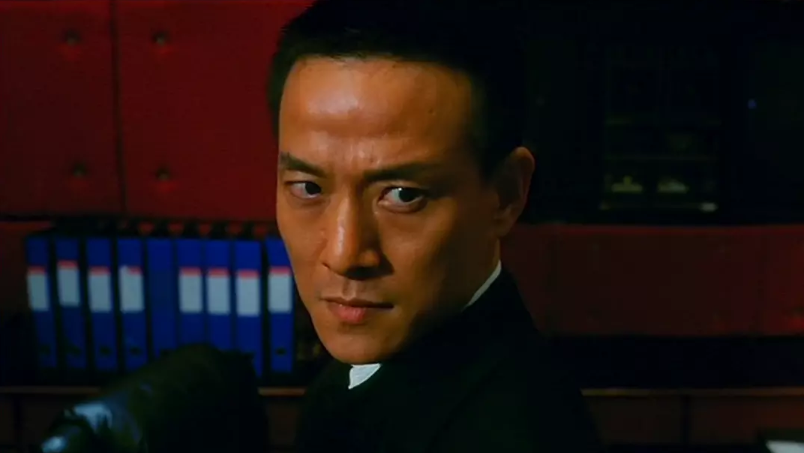 《赌神2》十大演员现状,梁家辉转型做导演,两位锦江醉心艺术