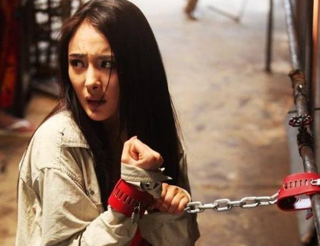 女星演"被绑戏",前4位个个好演技,网友:娜扎你还能再假点吗