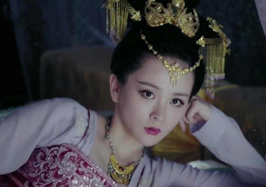 2,《笑傲江湖》,邓莎在里面饰演仪琳,恒山派女弟子,定逸师太之徒