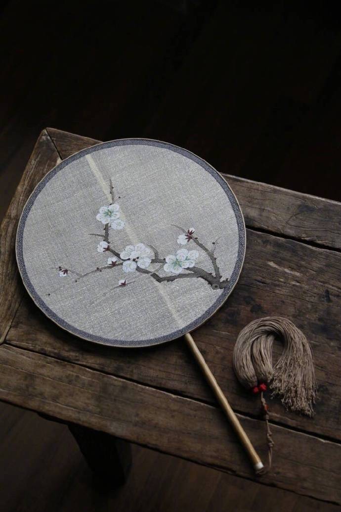 团扇:绫罗绸缎,刺绣缂丝,八荒美景,尽显其中