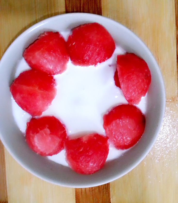 西瓜怎样吃解暑又清凉?简单易学又高颜值的西瓜捞你值得拥有!