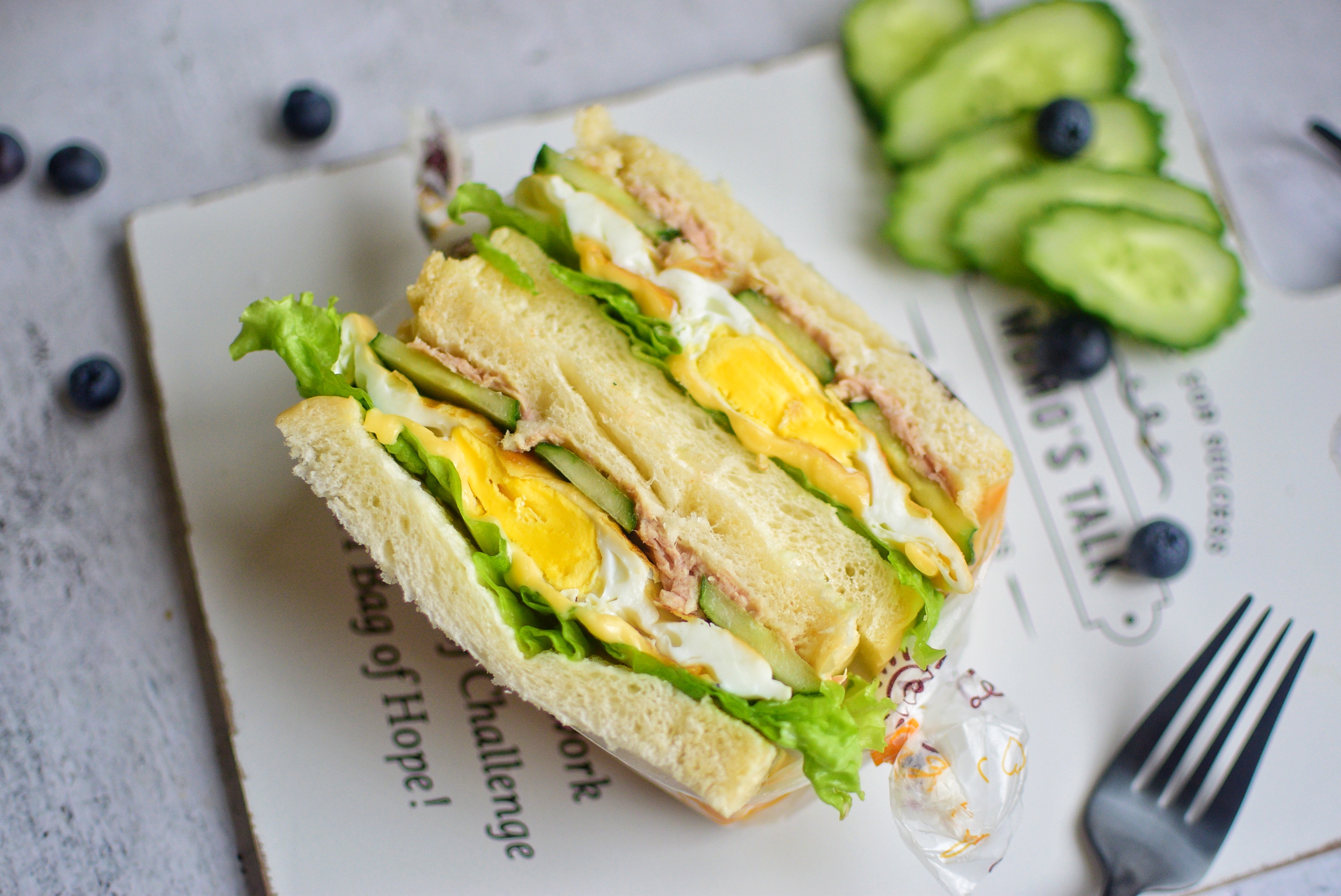 5分钟就能搞定的早餐三明治,又香又过瘾,做法简单,一看就会