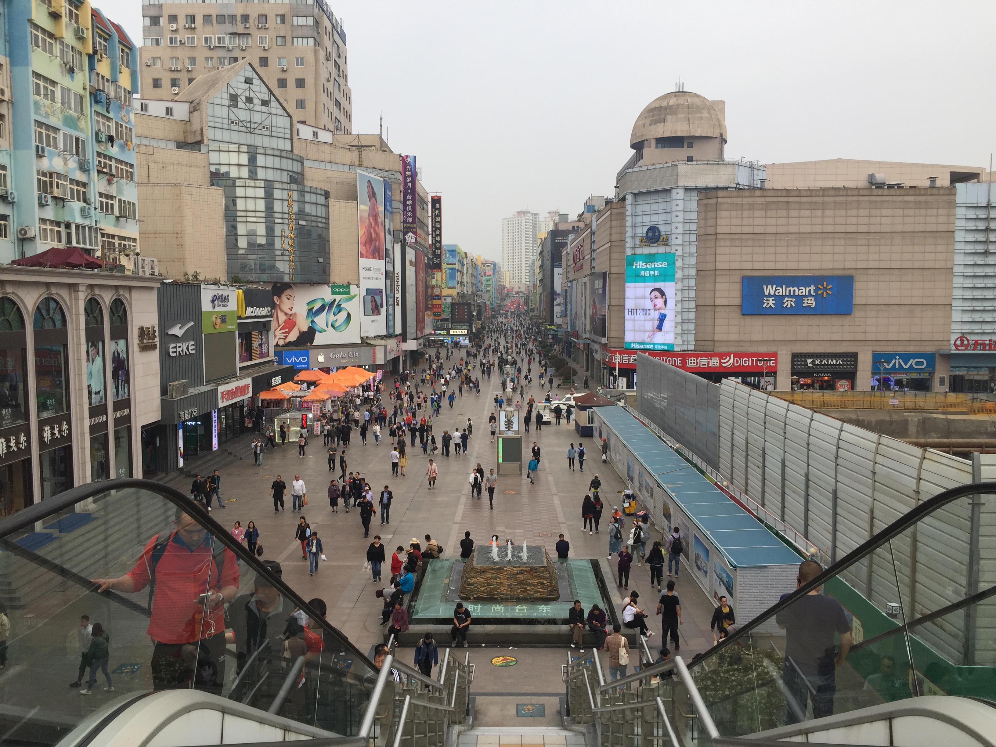 青岛台东步行街里"藏着"的两条美食小街,你喜欢哪个?