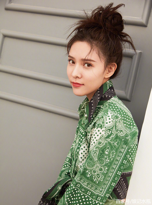 她是95后新晋潜力小花,这颜值这身材美的太过分