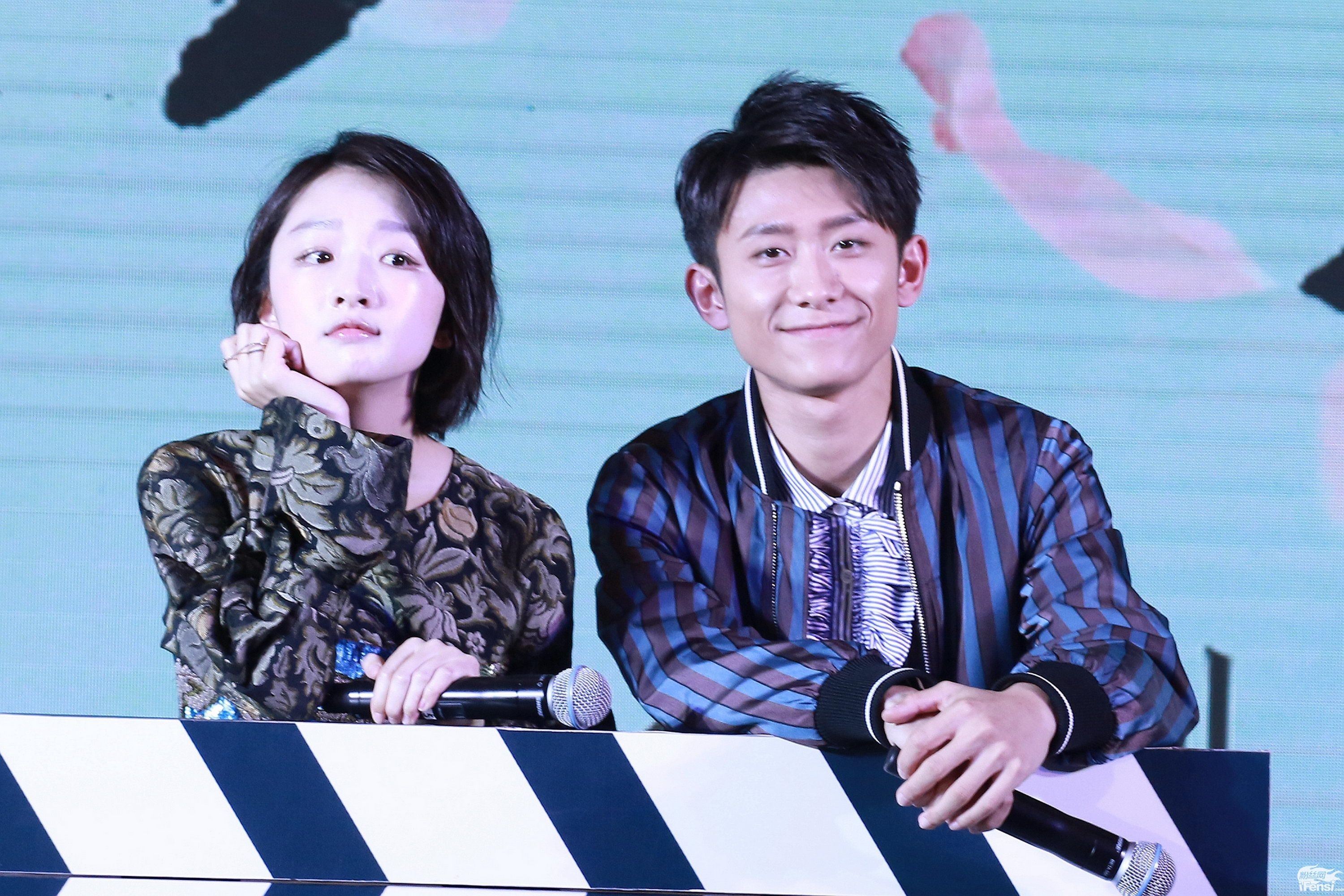 周冬雨张一山6张亲密的合照,图4戏精附体,图5一脸嫌弃