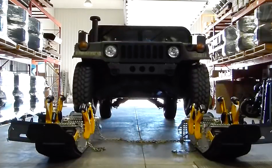 黑科技履带轮胎,不用打气把汽车变成履带车,再也不怕路上打滑