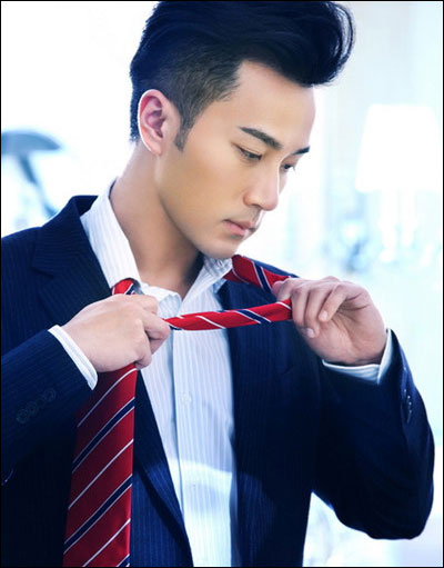 刘恺威的拍照姿势,图三一般人学习不来,图四看出杨幂的地位