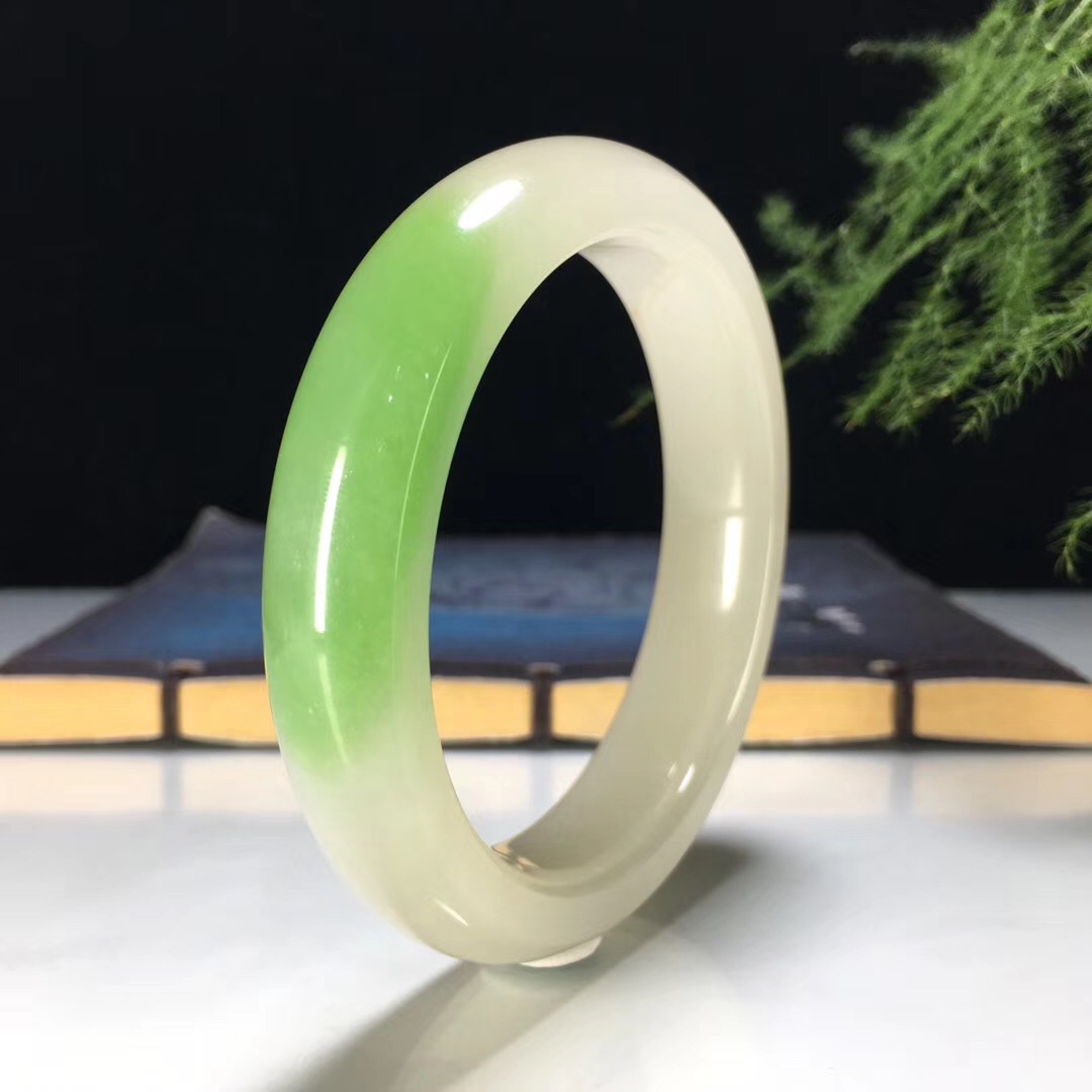 我有传家宝——和田玉手镯,青海料翠青,碧玉,俄料