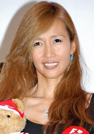 她是日本国民女神,嫁给木村拓哉,生活幸福甜蜜,如今衰老成这样