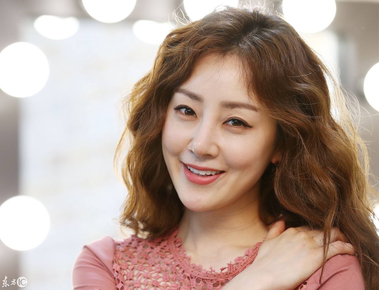 韩演员吴娜拉恋爱18年,41岁仍没结婚,超级剩女自信有魅力