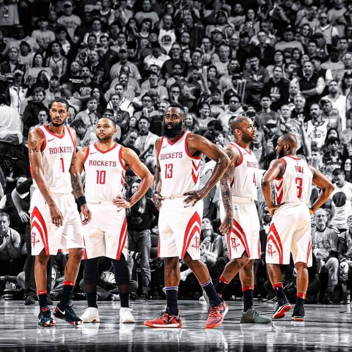 心疼炮指导!眼看被逆转只能怒拍椅子发泄,保罗的苦谁能懂?