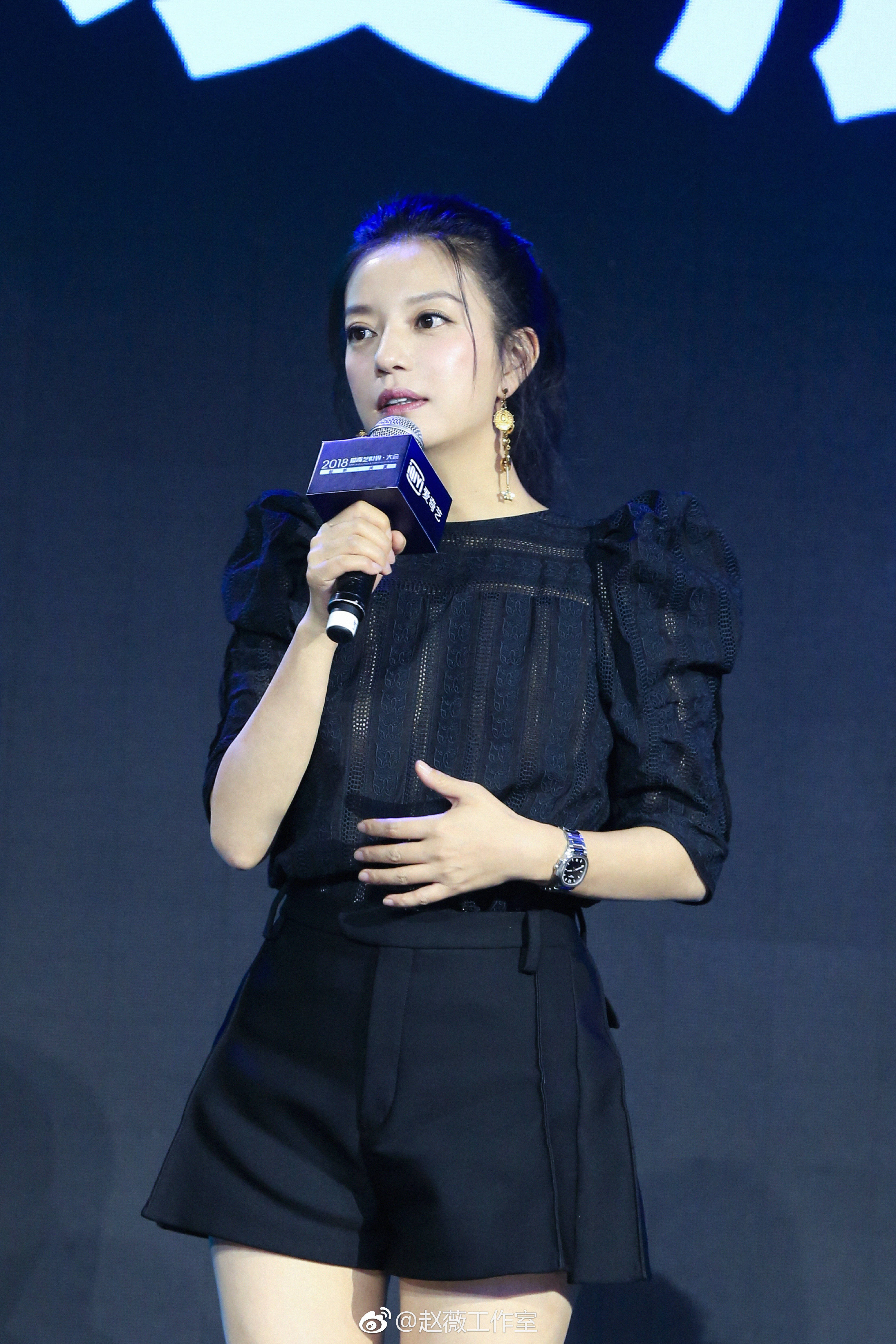 赵薇之短裙大长腿,清新如美少女