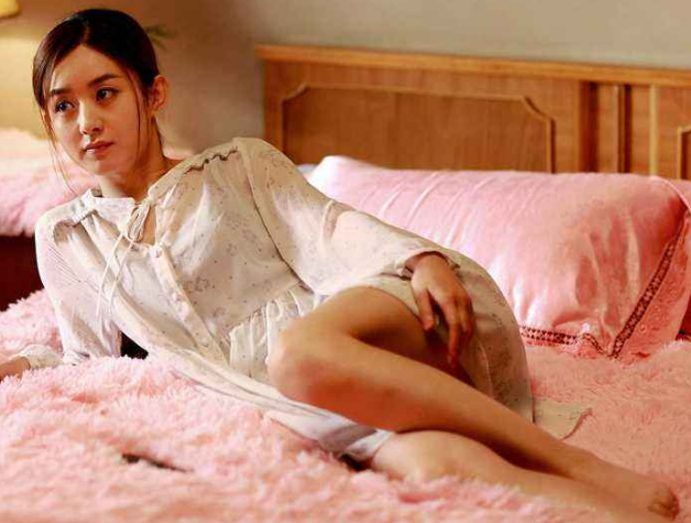 明星"床照"曝光,赵丽颖垫底,张馨予第二,最后一位想做她男友