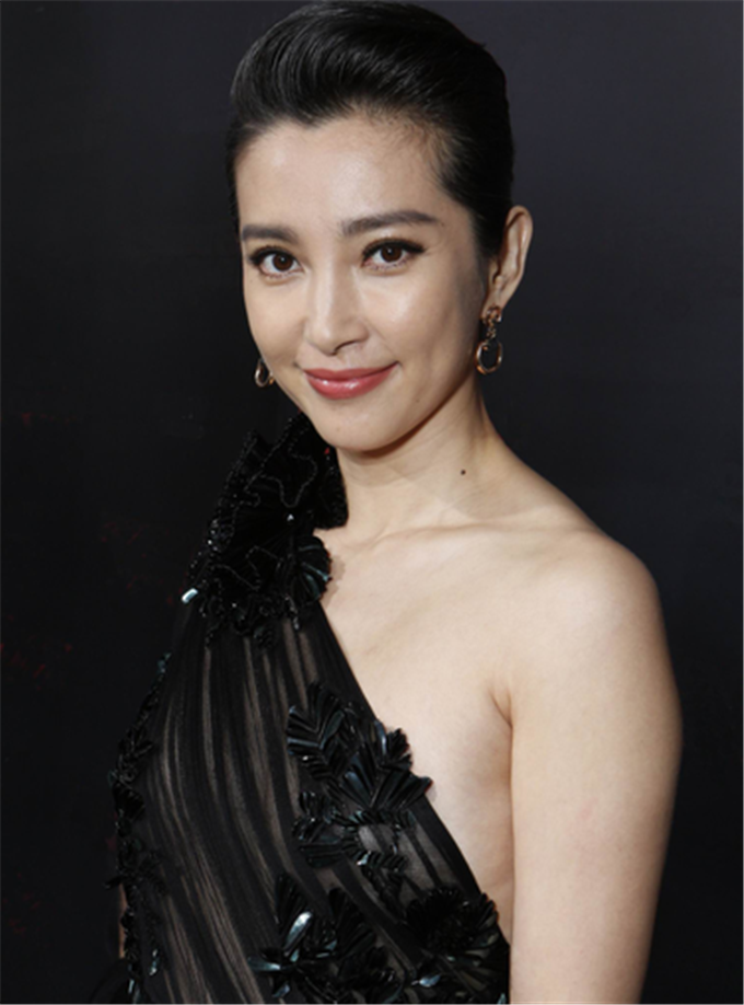 含苞待放,娇艳欲滴---李冰冰