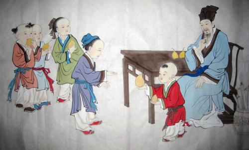 孔融小时候,有人给他算了一卦,他当成笑话,结果日后一一应验