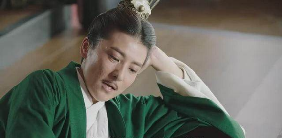 历史上何晏真的是伪娘吗,为何电视剧里会选择女演员扮演?