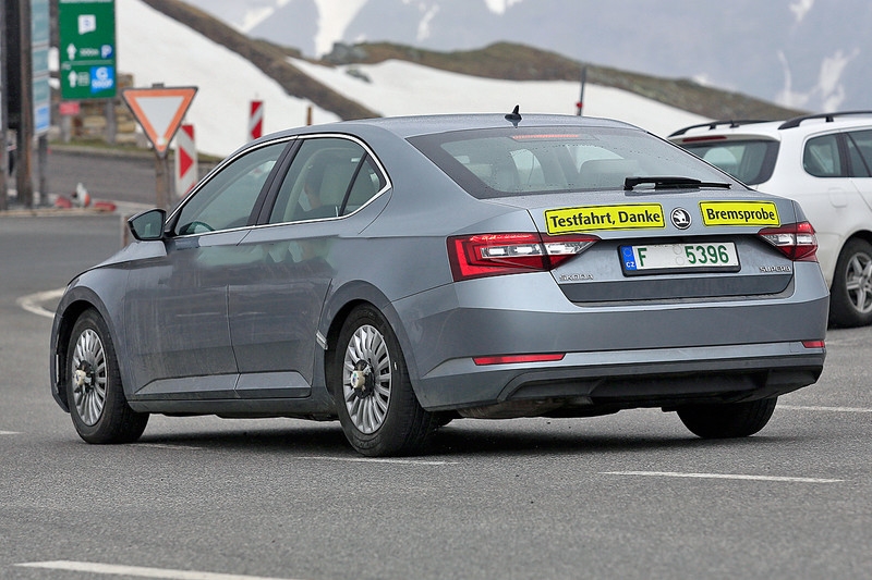 分析小改款斯柯达superb的整体设计思路